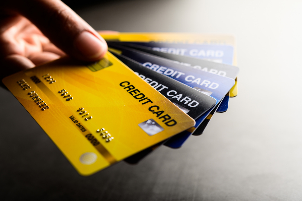 Credit Card Close Application: क्रेडिट कार्ड कसे बंद करायचे?