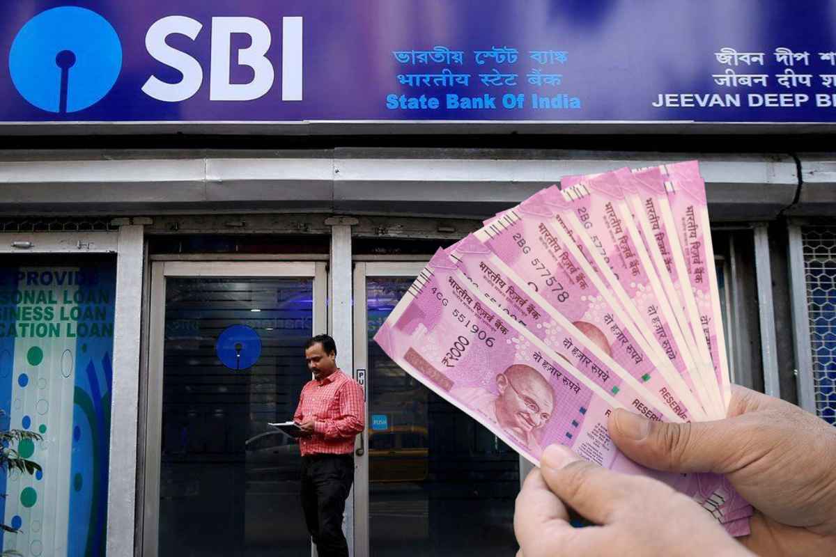 SBI on 2000 Note: एसबीआय बॅंकेतून 2000 रुपयांची नोट बदलून घेताना पॅनकार्ड, आधारकार्ड लागणार का?